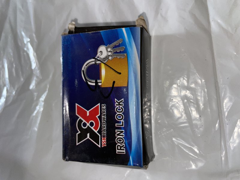 Gembok Besi Kuning